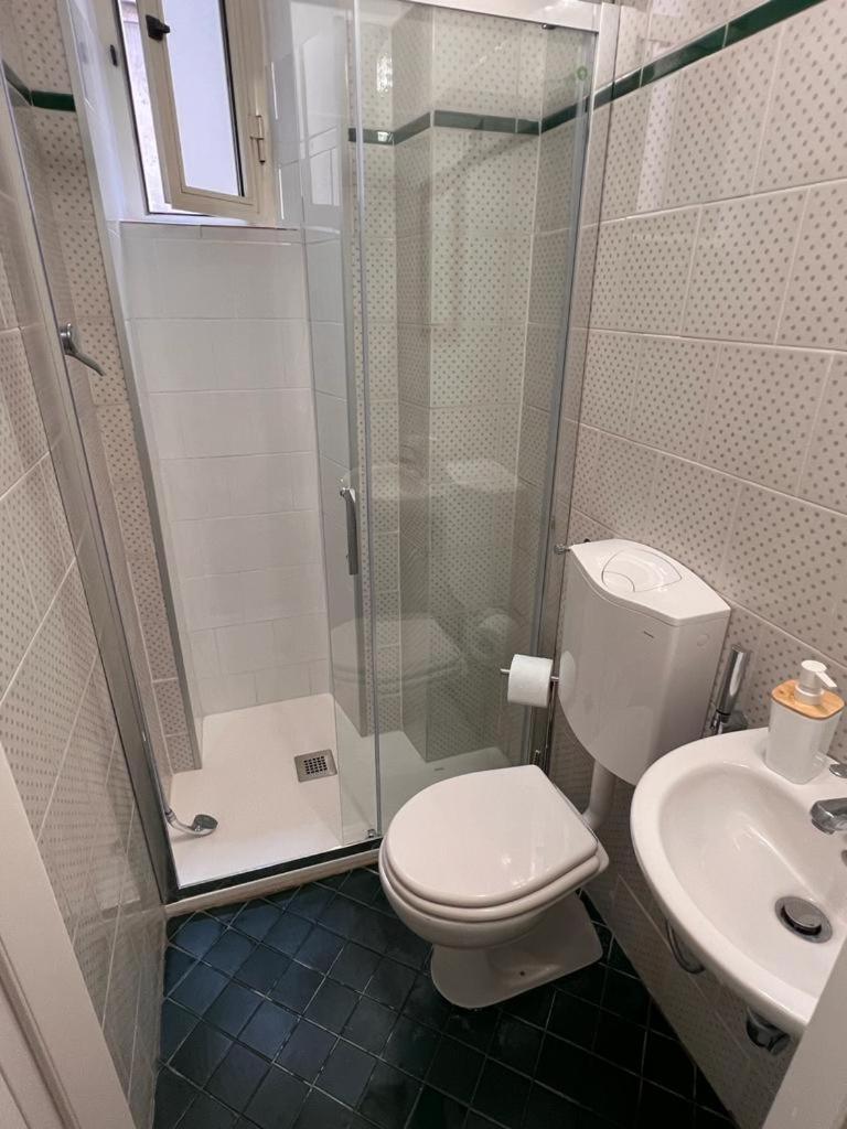 Guest House Biondi Cavour Рим Екстериор снимка